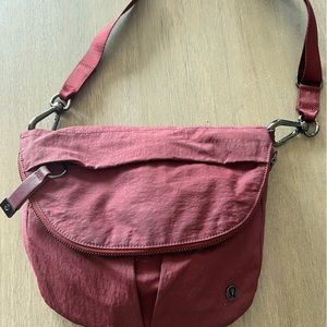 Lululemon festival bag